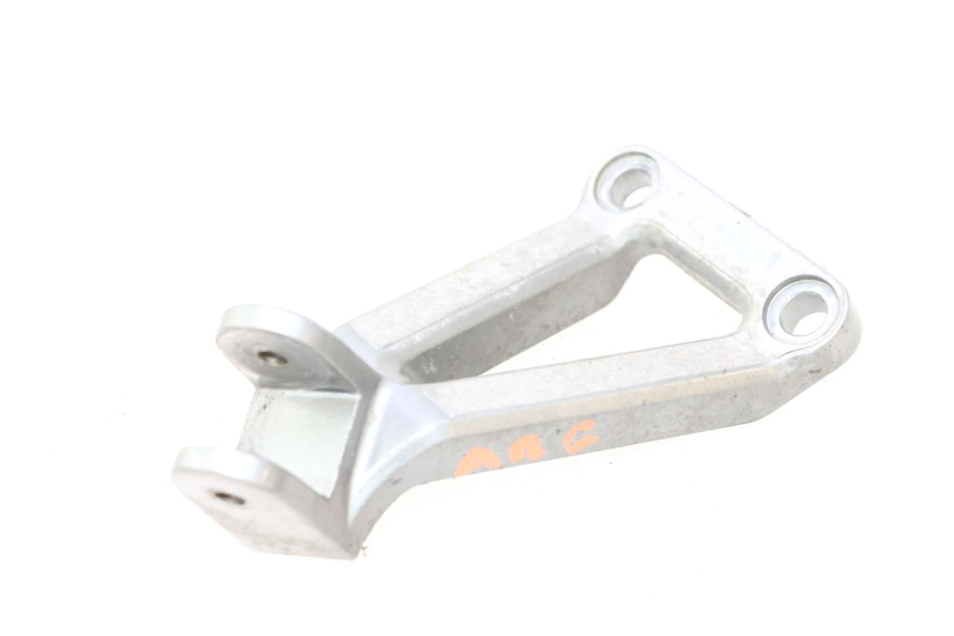 photo de SUPORTE DO DESCANSO DE PÉ TRASEIRO ESQUERDO KAWASAKI ZX-6R ZX6R 600 (1995 - 1997) - Vista principal