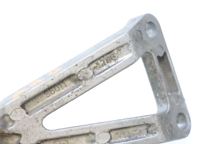 photo de SUPORTE DO DESCANSO DE PÉ TRASEIRO ESQUERDO KAWASAKI ZX-6R ZX6R 600 (1995 - 1997) - Detalhe da peça
