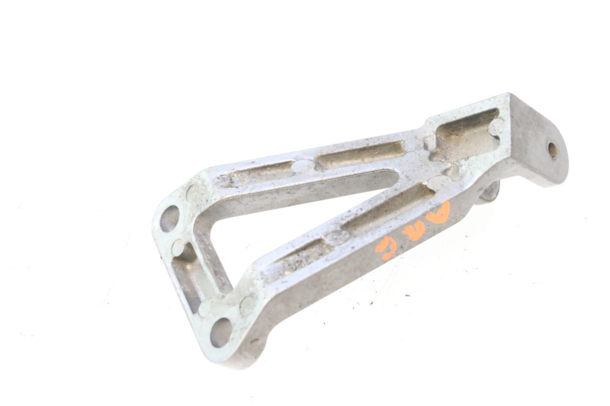 photo de SUPORTE DO DESCANSO DE PÉ TRASEIRO ESQUERDO KAWASAKI ZX-6R ZX6R 600 (1995 - 1997) - Outro ângulo de visão