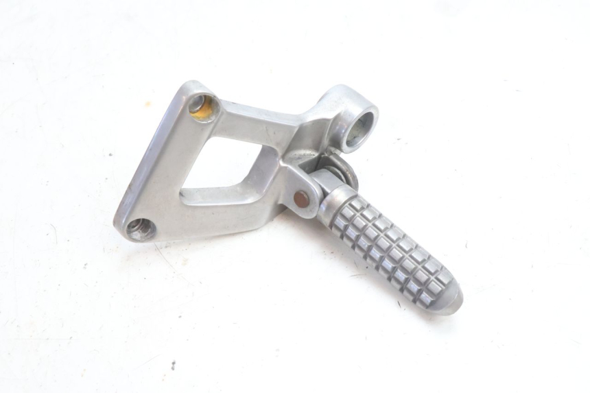photo de SUPORTE DO DESCANSO DE PÉ TRASEIRO ESQUERDO KAWASAKI ZZR 600 (1995 - 2004) - Vista principal