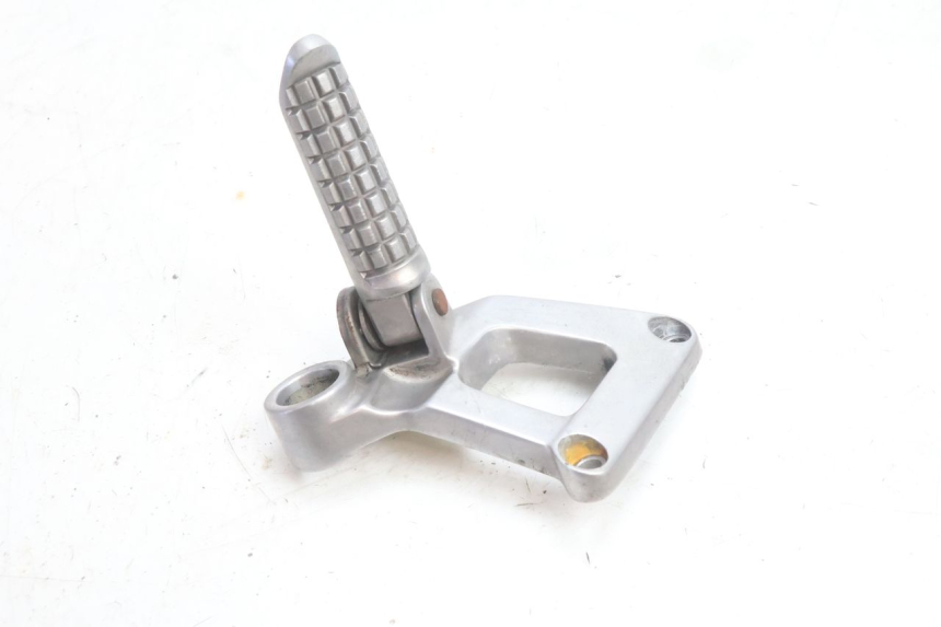 photo de SUPORTE DO DESCANSO DE PÉ TRASEIRO ESQUERDO KAWASAKI ZZR 600 (1995 - 2004) - Detalhe da peça