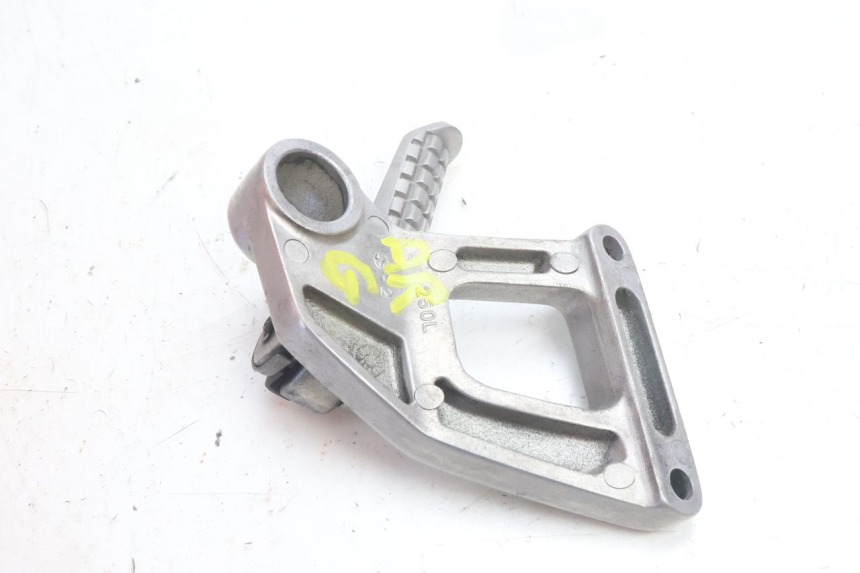 photo de SUPORTE DO DESCANSO DE PÉ TRASEIRO ESQUERDO KAWASAKI ZZR 600 (1995 - 2004) - Vista geral