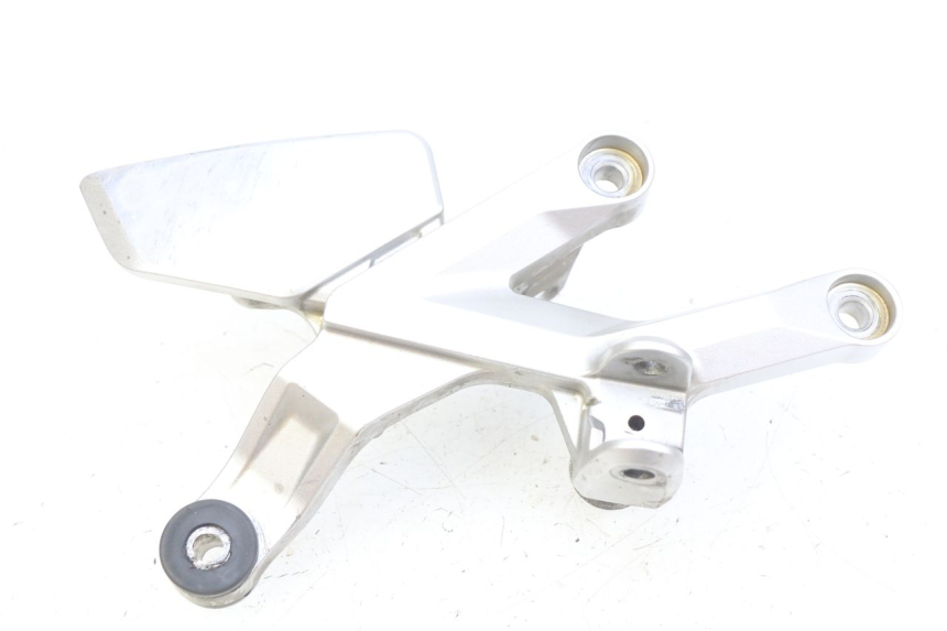 photo de SUPORTE DO DESCANSO DE PÉ DIANTEIRO DIREITO HONDA CB R 1000 (2018 - 2023) - Vista principal