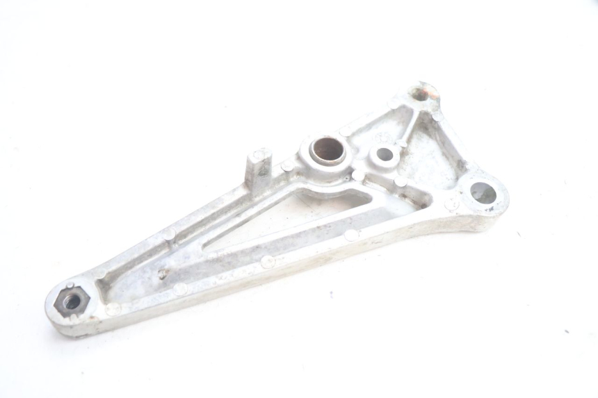 photo de PLACA DO DESCANSO DO PÉ DIANTEIRO DIREITO HONDA CB TWO FIFTY 250 (1991 - 2002) - Vista geral