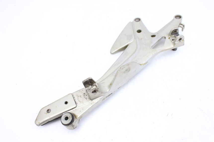 photo de SUPORTE DO DESCANSO DE PÉ DIANTEIRO DIREITO HONDA CBF 500 (2004 - 2007) - Zoom do estado de desgaste