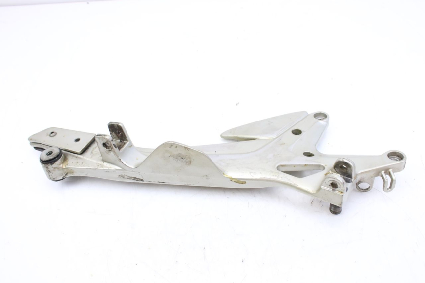 photo de SUPORTE DO DESCANSO DE PÉ DIANTEIRO DIREITO HONDA CBF 500 (2004 - 2007) - Outro ângulo de visão
