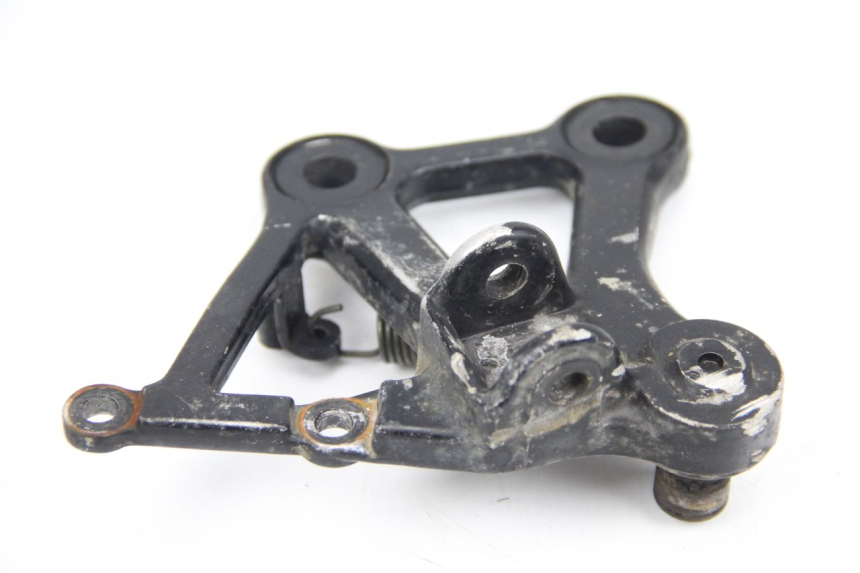 photo de SUPORTE DO DESCANSO DE PÉ DIANTEIRO DIREITO HONDA CBR F SC21 1000 (1986 - 1992) - Vista principal