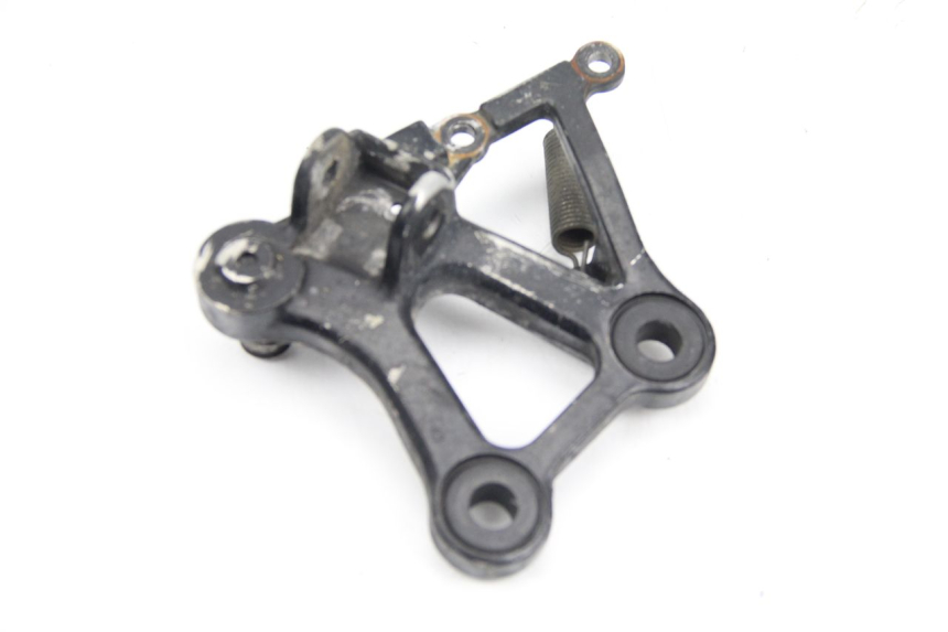 photo de SUPORTE DO DESCANSO DE PÉ DIANTEIRO DIREITO HONDA CBR F SC21 1000 (1986 - 1992) - Zoom do estado de desgaste