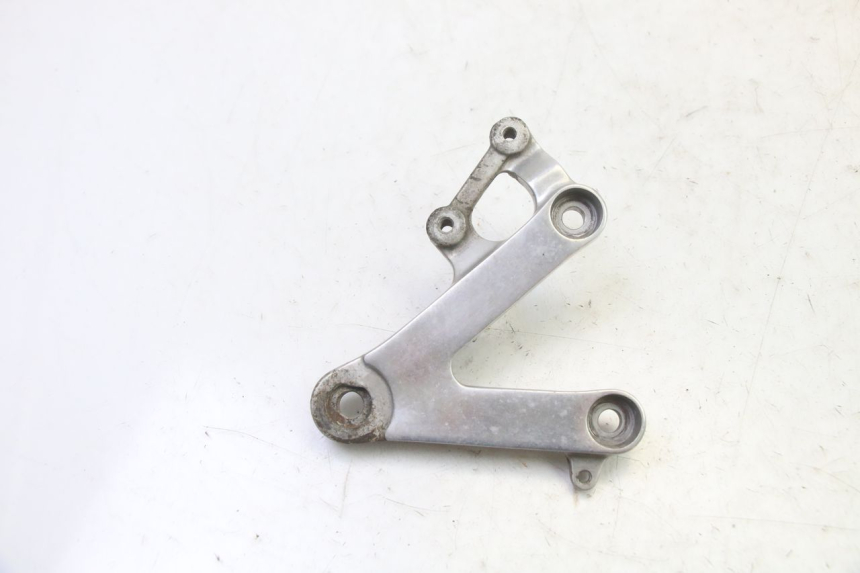 photo de SUPORTE DO DESCANSO DE PÉ DIANTEIRO DIREITO HONDA CBR RR FIREBLADE 900 (1992 - 1994) - Vista principal