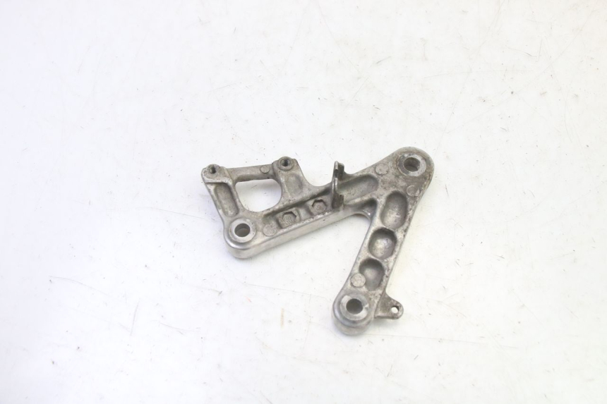 photo de SUPORTE DO DESCANSO DE PÉ DIANTEIRO DIREITO HONDA CBR RR FIREBLADE 900 (1992 - 1994) - Zoom do estado de desgaste