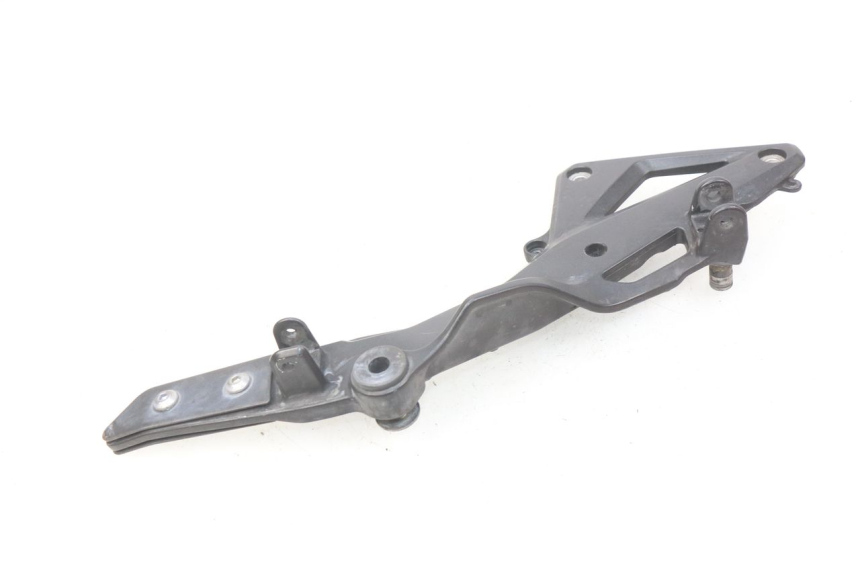 photo de SUPORTE DO DESCANSO DE PÉ DIANTEIRO DIREITO HONDA CBRF CBR-F PC41 600 (2011 - 2013) - Outro ângulo de visão