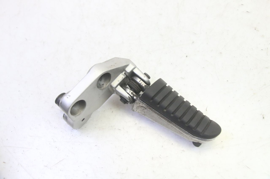 photo de SUPORTE DO DESCANSO DE PÉ DIANTEIRO DIREITO SUZUKI DL V STROM 1000 (2002 - 2007) - Vista principal