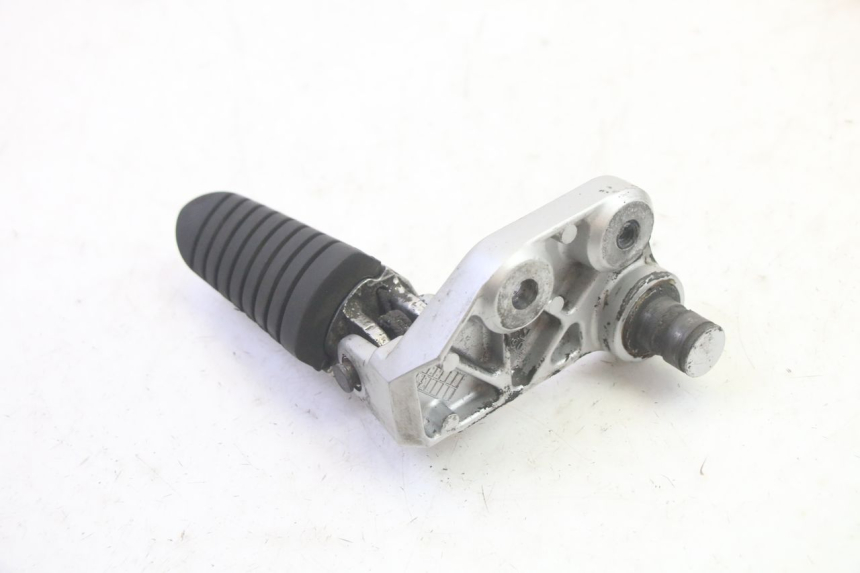 photo de SUPORTE DO DESCANSO DE PÉ DIANTEIRO DIREITO SUZUKI DL V STROM 1000 (2002 - 2007) - Outro ângulo de visão