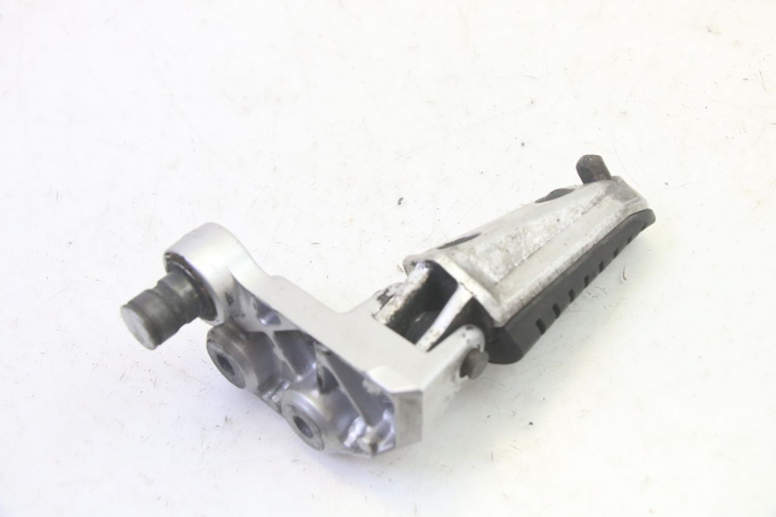 photo de SUPORTE DO DESCANSO DE PÉ DIANTEIRO DIREITO SUZUKI DL V STROM 1000 (2002 - 2007) - Pontos de fixação