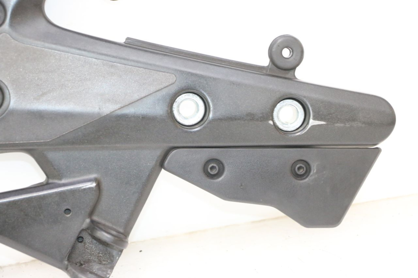 photo de SUPORTE DO DESCANSO DE PÉ DIANTEIRO DIREITO KAWASAKI ER-6 ER6 F ABS 650 (2012 - 2016) - Detalhes característicos