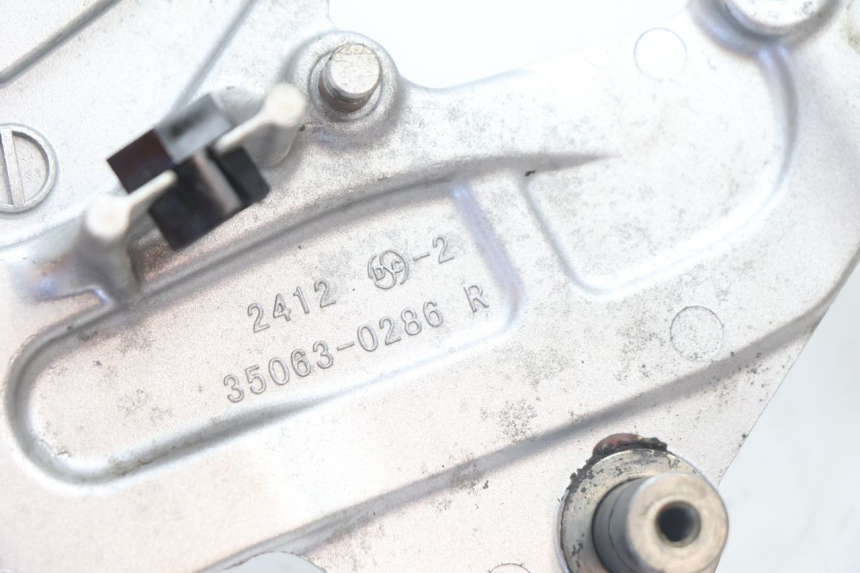 photo de PLACA DO DESCANSO DO PÉ DIANTEIRO DIREITO KAWASAKI ER-6 ER6 N 650 (2005 - 2009) - Marcações e referências
