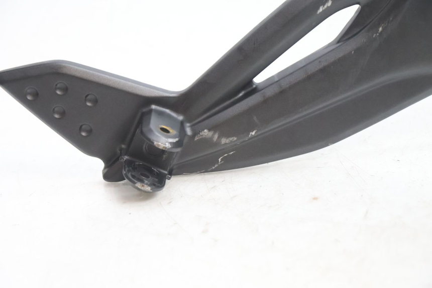 photo de PLACA DO DESCANSO DO PÉ DIANTEIRO DIREITO KAWASAKI ER-6 ER6 N 650 (2005 - 2009) - Detalhe da peça
