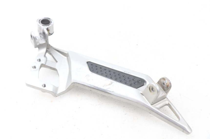 photo de SUPORTE DO DESCANSO DE PÉ DIANTEIRO DIREITO YAMAHA FJR ABS 1300 (2006 - 2012) - Outro ângulo de visão
