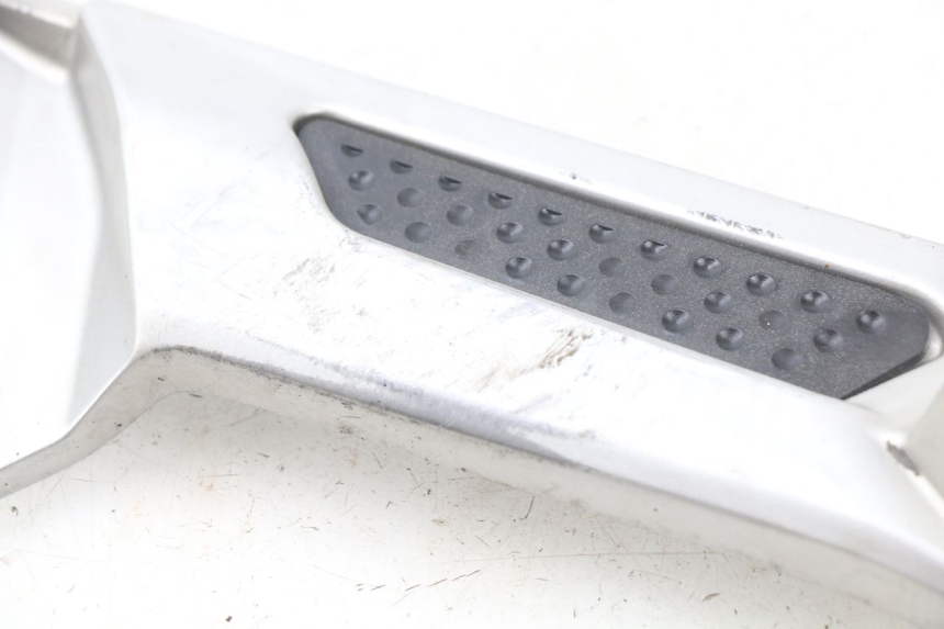photo de SUPORTE DO DESCANSO DE PÉ DIANTEIRO DIREITO YAMAHA FJR ABS 1300 (2006 - 2012) - Ampliação técnica