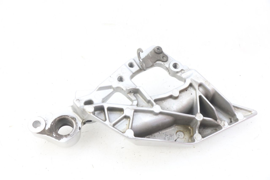 photo de SUPORTE DO DESCANSO DE PÉ DIANTEIRO DIREITO YAMAHA FJR ABS 1300 (2016 - 2020) - Zoom do estado de desgaste