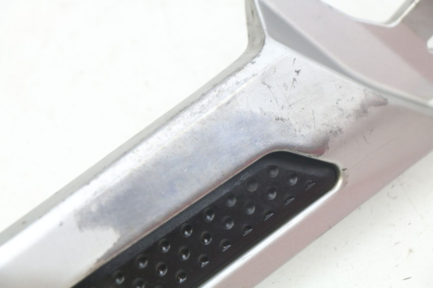 photo de SUPORTE DO DESCANSO DE PÉ DIANTEIRO DIREITO YAMAHA FJR ABS 1300 (2006 - 2012) - Detalhe da peça