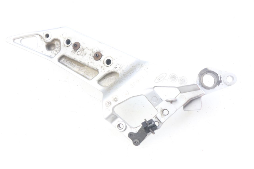 photo de SUPORTE DO DESCANSO DE PÉ DIANTEIRO DIREITO YAMAHA FJR ABS 1300 (2006 - 2012) - Zoom do estado de desgaste