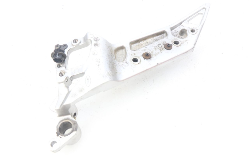 photo de SUPORTE DO DESCANSO DE PÉ DIANTEIRO DIREITO YAMAHA FJR ABS 1300 (2006 - 2012) - Outro ângulo de visão