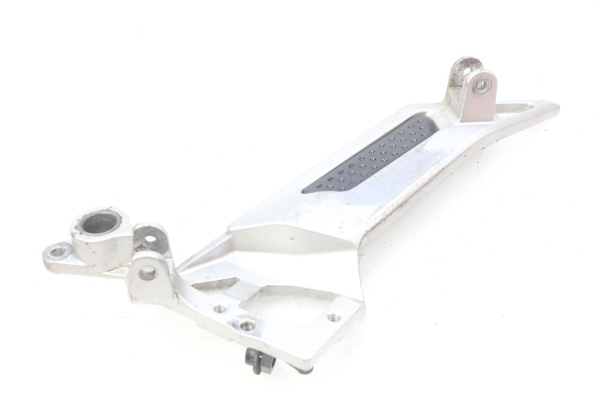 photo de SUPORTE DO DESCANSO DE PÉ DIANTEIRO DIREITO YAMAHA FJR ABS 1300 (2006 - 2012) - Vista geral