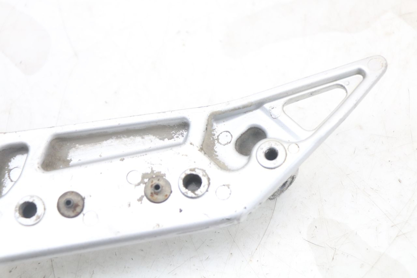 photo de SUPORTE DO DESCANSO DE PÉ DIANTEIRO DIREITO YAMAHA FJR ABS 1300 (2006 - 2012) - Vista do produto