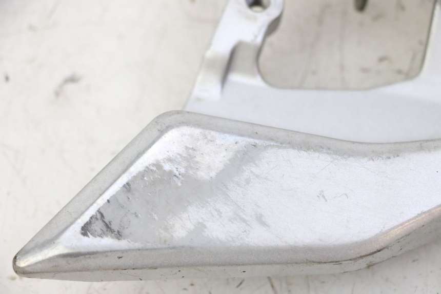 photo de SUPORTE DO DESCANSO DE PÉ DIANTEIRO DIREITO YAMAHA FJR ABS 1300 (2016 - 2020) - Detalhe da peça