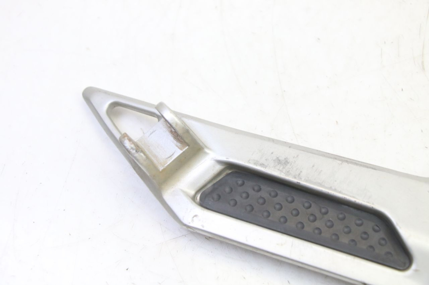 photo de SUPORTE DO DESCANSO DE PÉ DIANTEIRO DIREITO YAMAHA FJR ABS 1300 (2006 - 2012) - Detalhe da peça