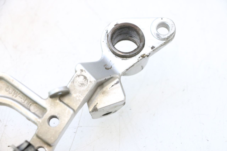 photo de PLACA DO DESCANSO DO PÉ DIANTEIRO DIREITO YAMAHA FJR 1300 (2001 - 2005) - Ampliação técnica