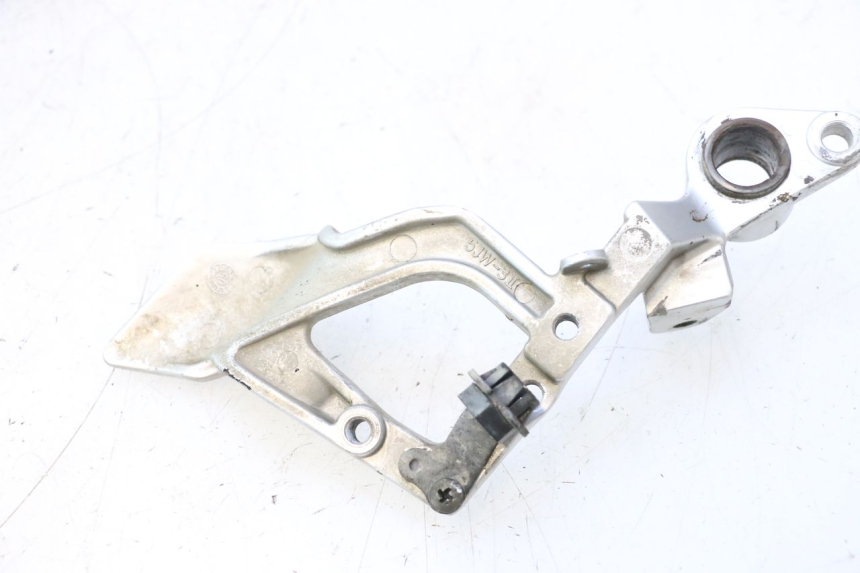 photo de PLACA DO DESCANSO DO PÉ DIANTEIRO DIREITO YAMAHA FJR 1300 (2001 - 2005) - Vista geral
