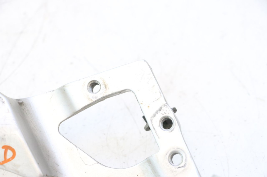 photo de PLACA DO DESCANSO DO PÉ DIANTEIRO DIREITO YAMAHA FJR 1300 (2001 - 2005) - Peça verificada