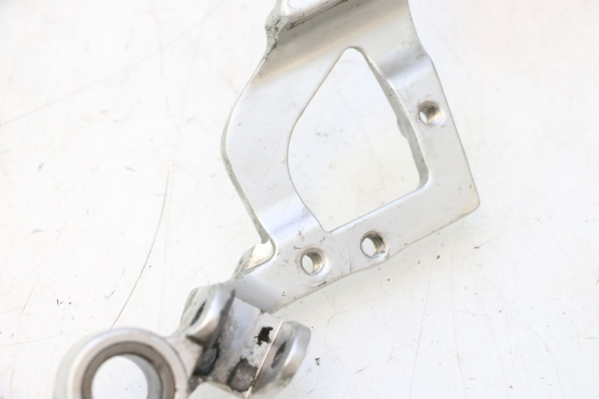 photo de PLACA DO DESCANSO DO PÉ DIANTEIRO DIREITO YAMAHA FJR 1300 (2001 - 2005) - Peça verificada