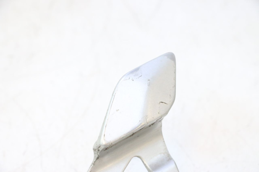 photo de PLACA DO DESCANSO DO PÉ DIANTEIRO DIREITO YAMAHA FJR 1300 (2001 - 2005) - Marcações e referências