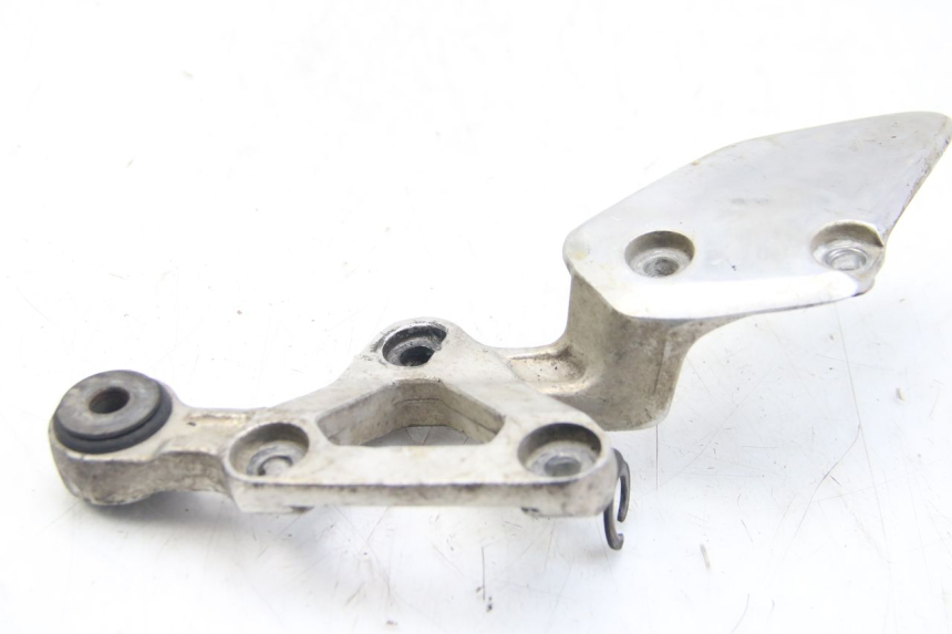 photo de SUPORTE DO DESCANSO DE PÉ DIANTEIRO DIREITO YAMAHA FZS FAZER 600 (2001 - 2003) - Outro ângulo de visão