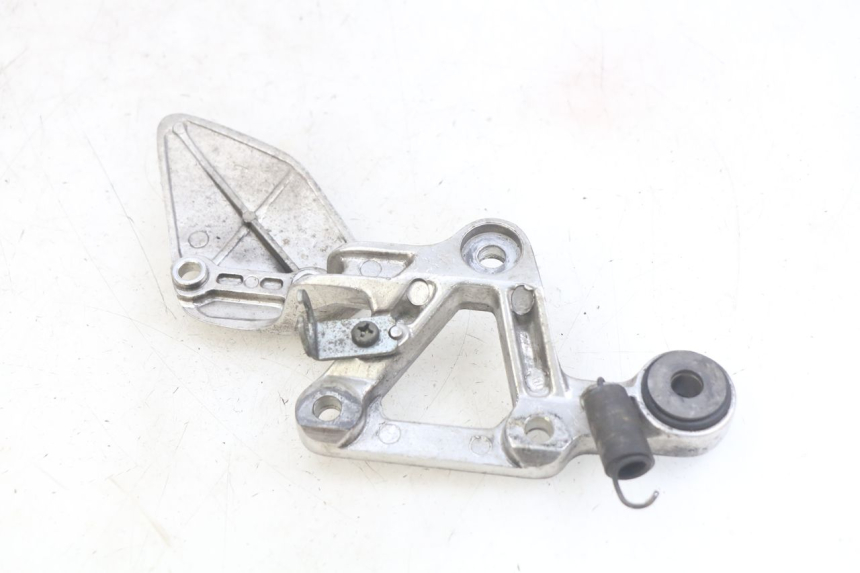 photo de SUPORTE DO DESCANSO DE PÉ DIANTEIRO DIREITO YAMAHA FZS FAZER 600 (1998 - 2001) - Zoom do estado de desgaste