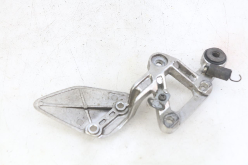 photo de SUPORTE DO DESCANSO DE PÉ DIANTEIRO DIREITO YAMAHA FZS FAZER 600 (1998 - 2001) - Ampliação técnica