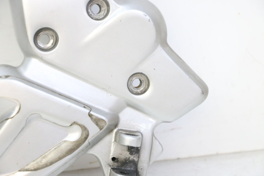 photo de SUPORTE DO DESCANSO DE PÉ DIANTEIRO DIREITO BMW G310 R 310 (2016 - 2020) - Peça verificada