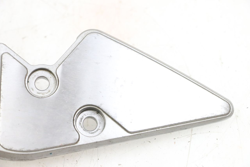 photo de SUPORTE DO DESCANSO DE PÉ DIANTEIRO DIREITO SUZUKI GSF N BANDIT 600 (1996 - 1999) - Vista geral
