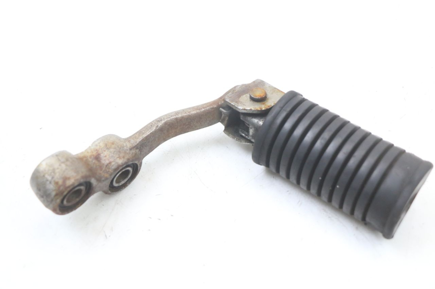 photo de SUPORTE DO DESCANSO DE PÉ DIANTEIRO DIREITO SUZUKI GSX E 250 (1982 - 1983) - Vista principal
