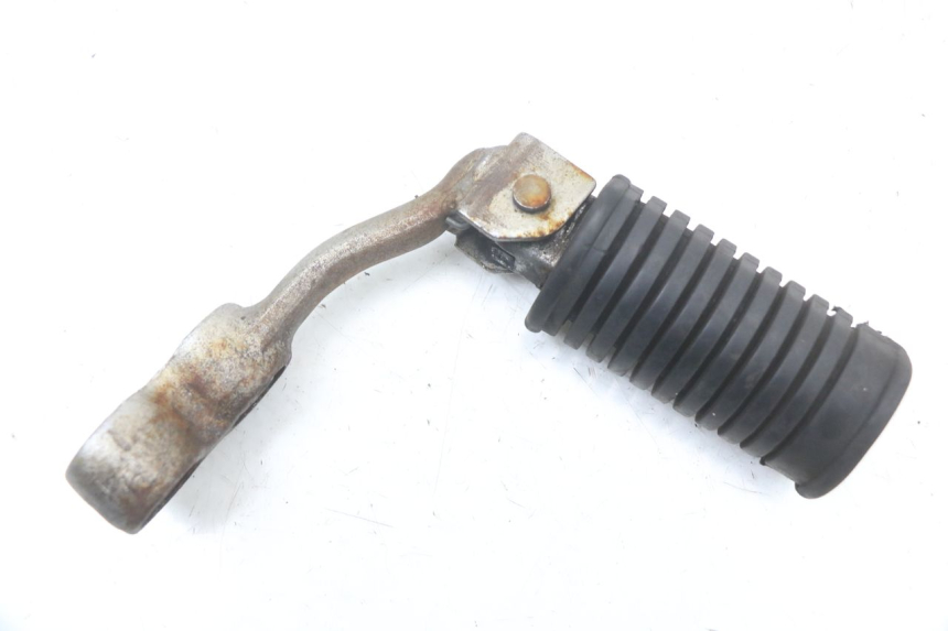 photo de SUPORTE DO DESCANSO DE PÉ DIANTEIRO DIREITO SUZUKI GSX E 250 (1982 - 1983) - Detalhe da peça