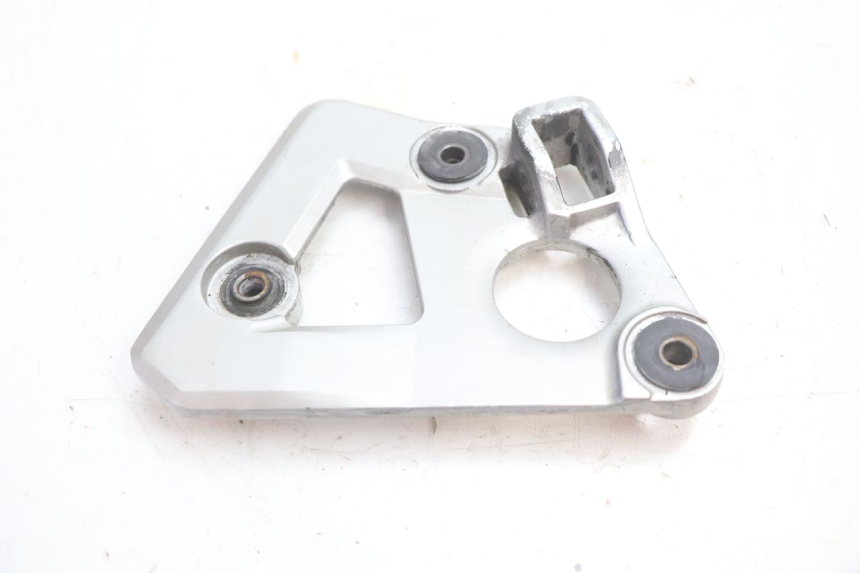 photo de SUPORTE DO DESCANSO DE PÉ DIANTEIRO DIREITO SUZUKI GSX F GSXF 750 (1988 - 1998) - Detalhe da peça