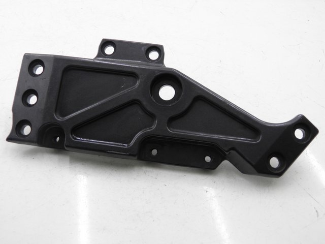 photo de SUPORTE DO DESCANSO DE PÉ DIANTEIRO DIREITO KAWASAKI ZEPHYR 550 (1991 - 1998) - Vista principal