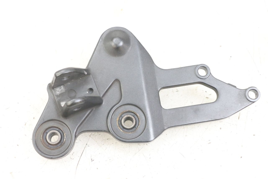 photo de SUPORTE DO DESCANSO DE PÉ DIANTEIRO DIREITO YAMAHA MT-07 MT07 ABS 700 (2014 - 2017) - Vista principal