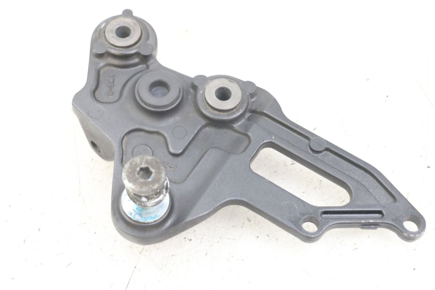 photo de SUPORTE DO DESCANSO DE PÉ DIANTEIRO DIREITO YAMAHA MT-07 MT07 ABS 700 (2014 - 2017) - Detalhe da peça