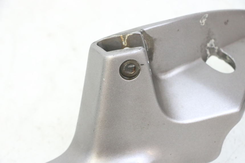 photo de SUPORTE DO DESCANSO DE PÉ DIANTEIRO DIREITO HONDA NTV DEAUVILLE ABS 700 (2007 - 2016) - Detalhe da peça
