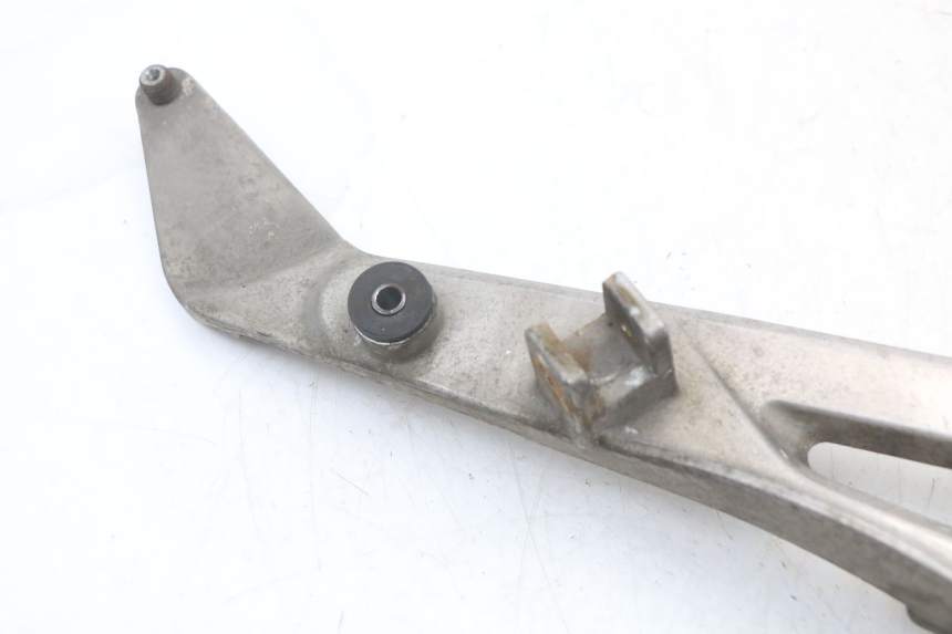 photo de SUPORTE DO DESCANSO DE PÉ DIANTEIRO DIREITO HONDA NTV DEAUVILLE 650 (1998 - 2001) - Detalhe da peça