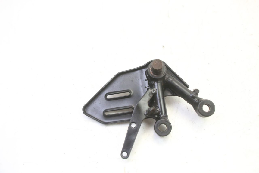 photo de SUPORTE DO DESCANSO DE PÉ DIANTEIRO DIREITO MAG POWER R-STREET 50 (2016 - 2025) - Outro ângulo de visão